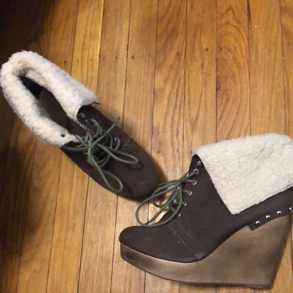 Shoes - Picture 2 of 2
